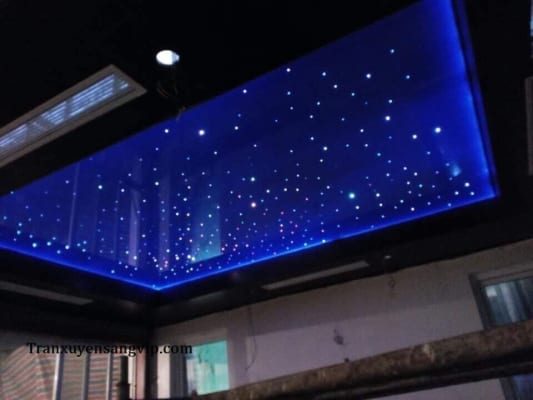Trần Sao Cho Quán Karaoke