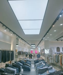 Trần Xuyên Sáng Cho Cửa Hàng Quần Áo