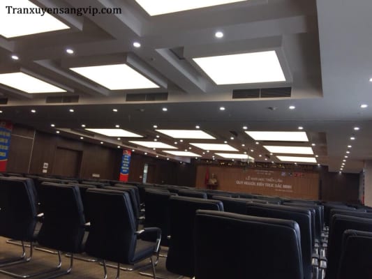 Trần Xuyên Sáng Cho Phòng Họp