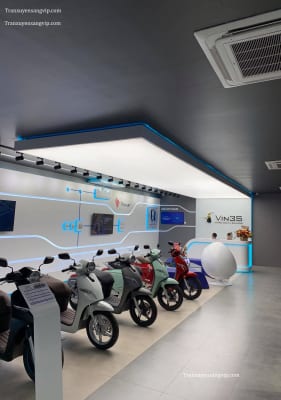 Thi Công Trần Led Trắng Cửa Hàng Xe