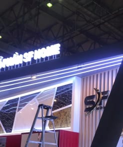 Trần Xuyên Sáng Tại Trung Tâm Thương Mại