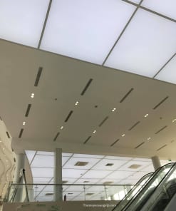 Trần Xuyên Sáng Trắng Trung Tâm Thương Mại