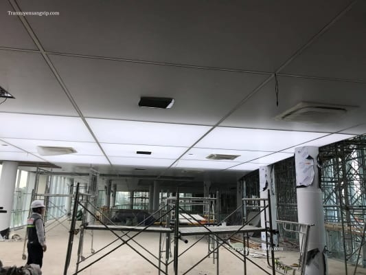 Trần Xuyên Sáng Trắng Trung Tâm Thương Mại
