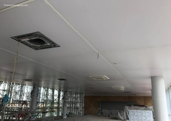 Trần Xuyên Sáng Trắng Trung Tâm Thương Mại
